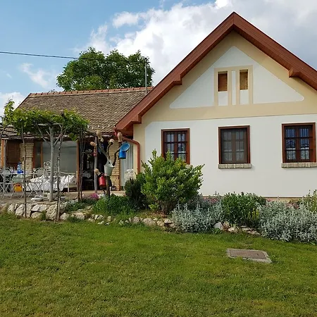 Decsi-hegyi Apartman Decs