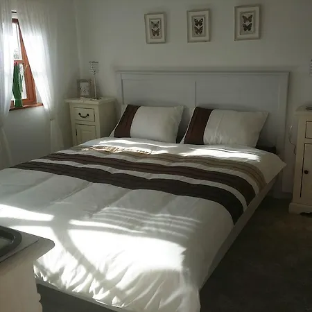 Decsi-hegyi Apartman *