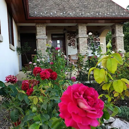 Decsi-hegyi Apartman بيت ضيافة